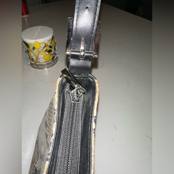 Enzo Angiolini Snakeskin Purse Beautiful Adjustable Strap - Picture 8 of 8